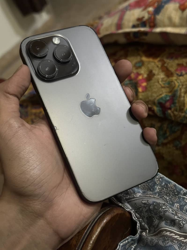 Apple iPhone 14 Pro 0