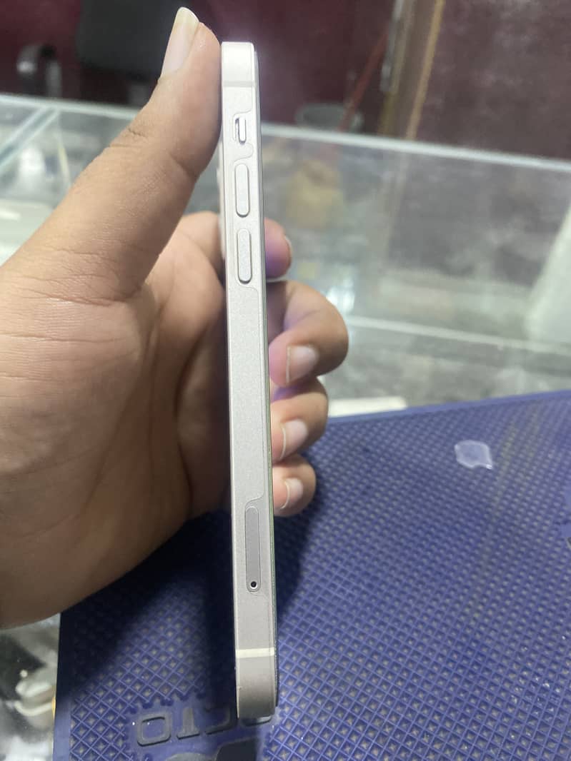 Apple iPhone 12 2