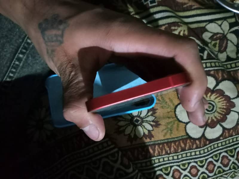 Apple iPhone 12 6