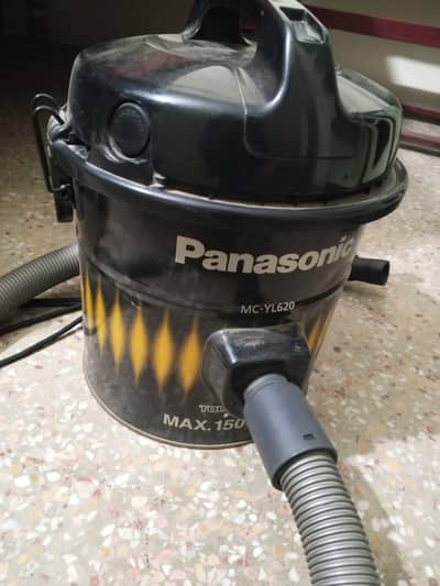 Vacuum cleaner [0305-6474908]