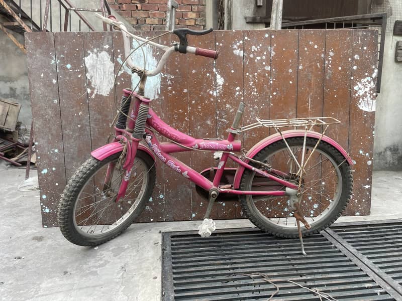 Girls cycle 0