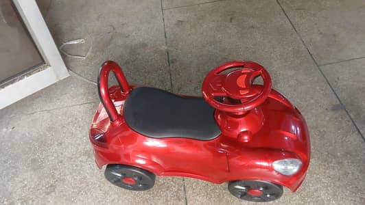 kids croling car