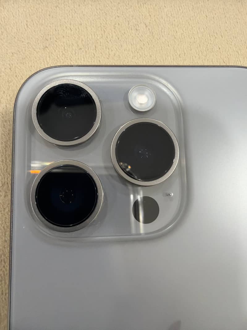 Apple iPhone 15 Pro 1