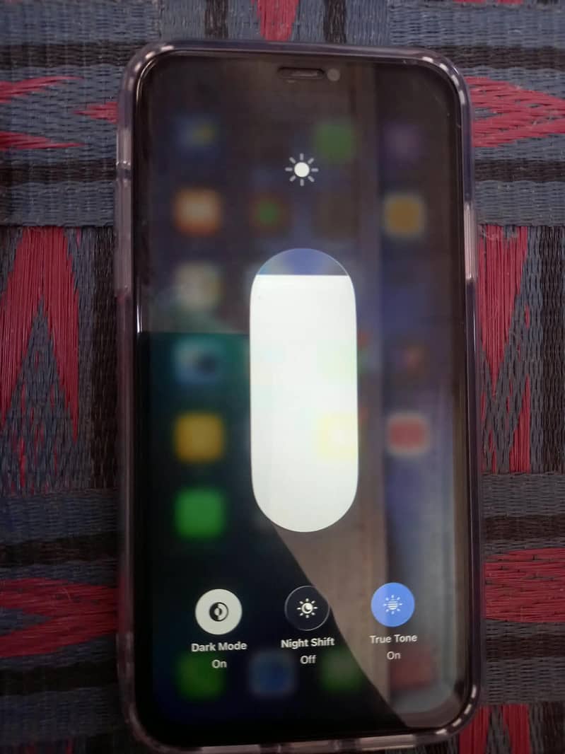 Apple iPhone 11 4