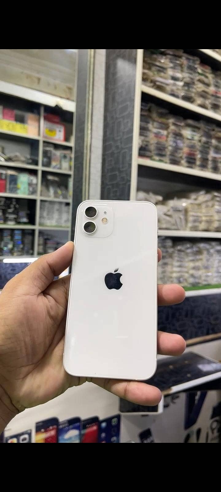 Apple iPhone 12 1