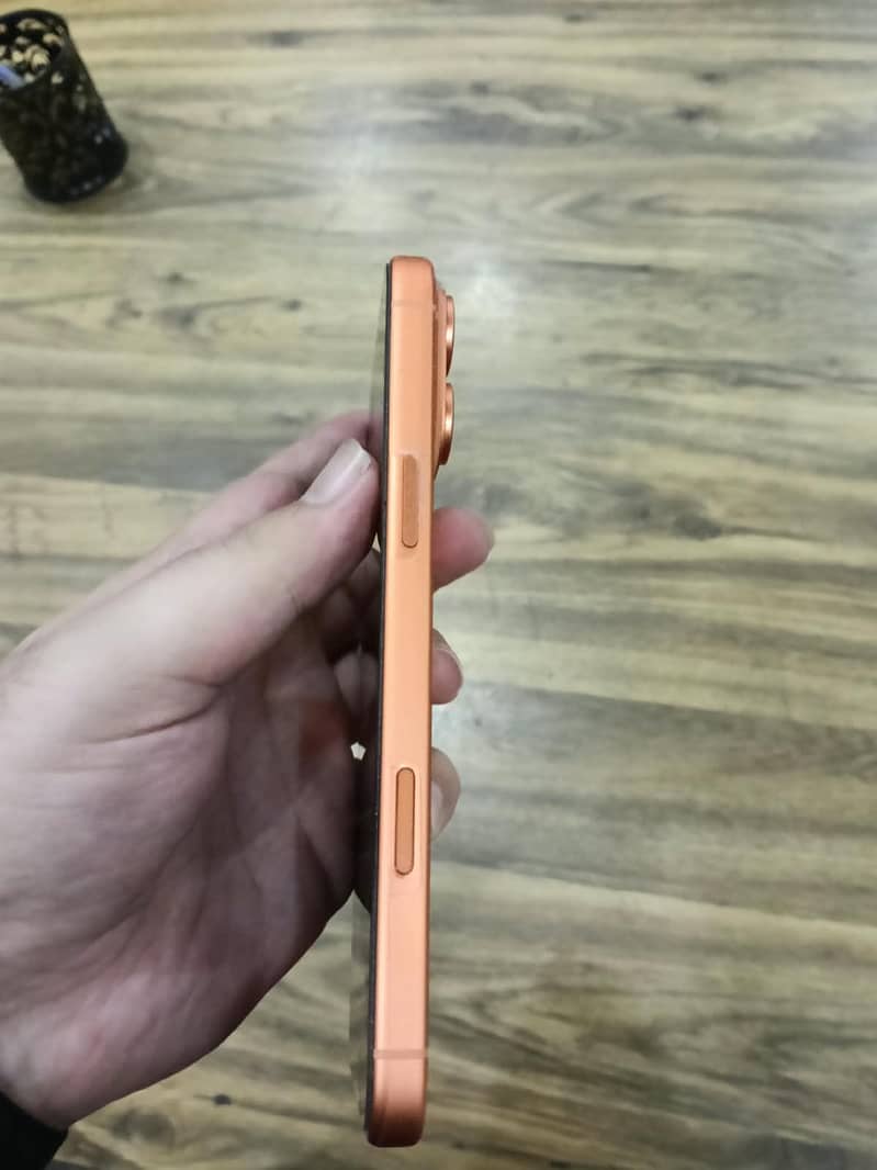 Apple iPhone 17 Pro Max condition 10/10 4