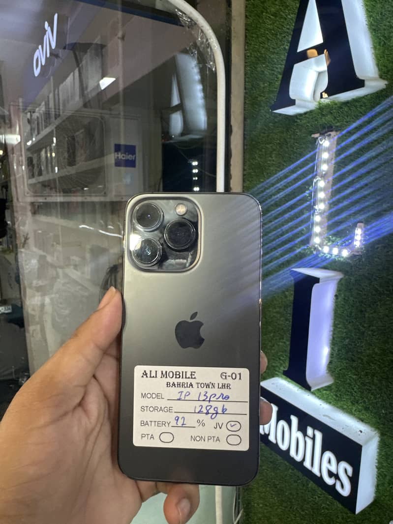 Apple iPhone 13 Pro (J. V) 0