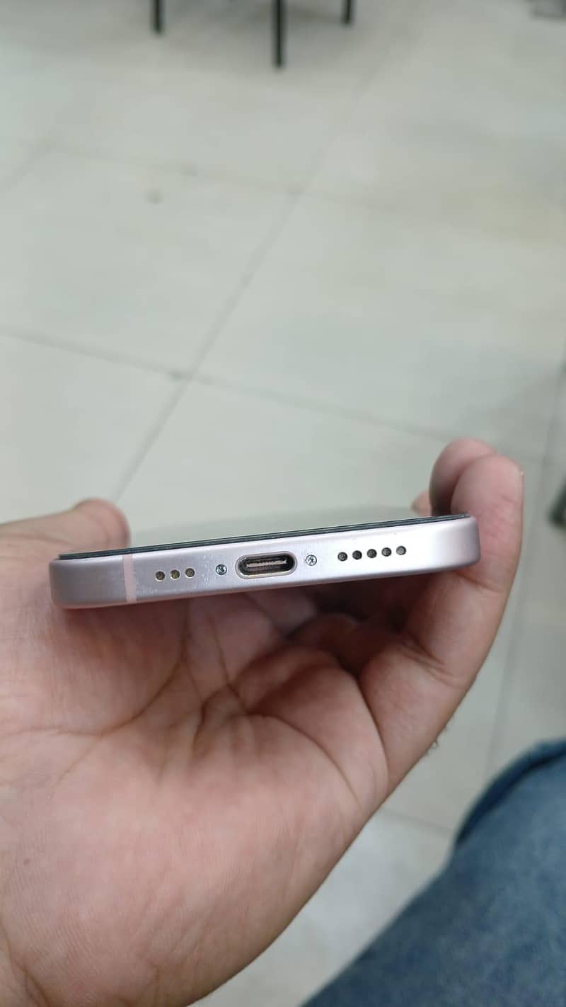 Apple iPhone 15 2