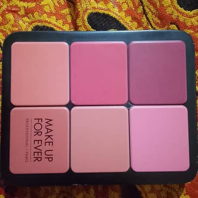 Revolution Blush Palette 8 Shades - New Box Pack`*