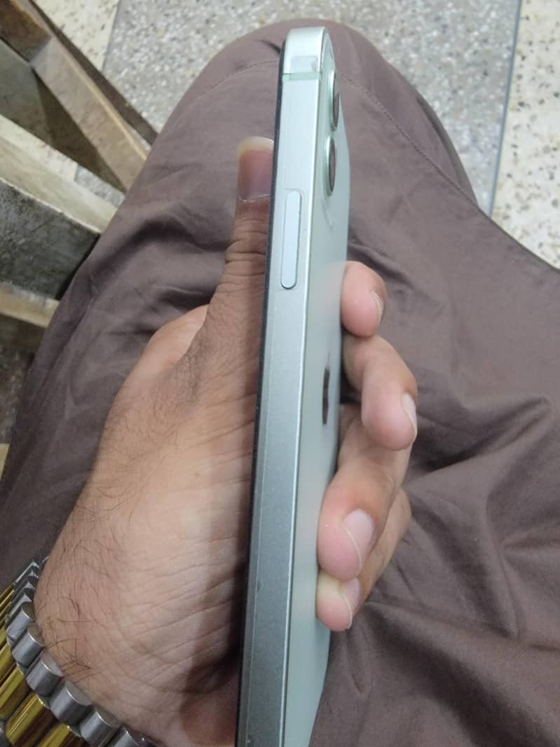 Apple iPhone 12 2