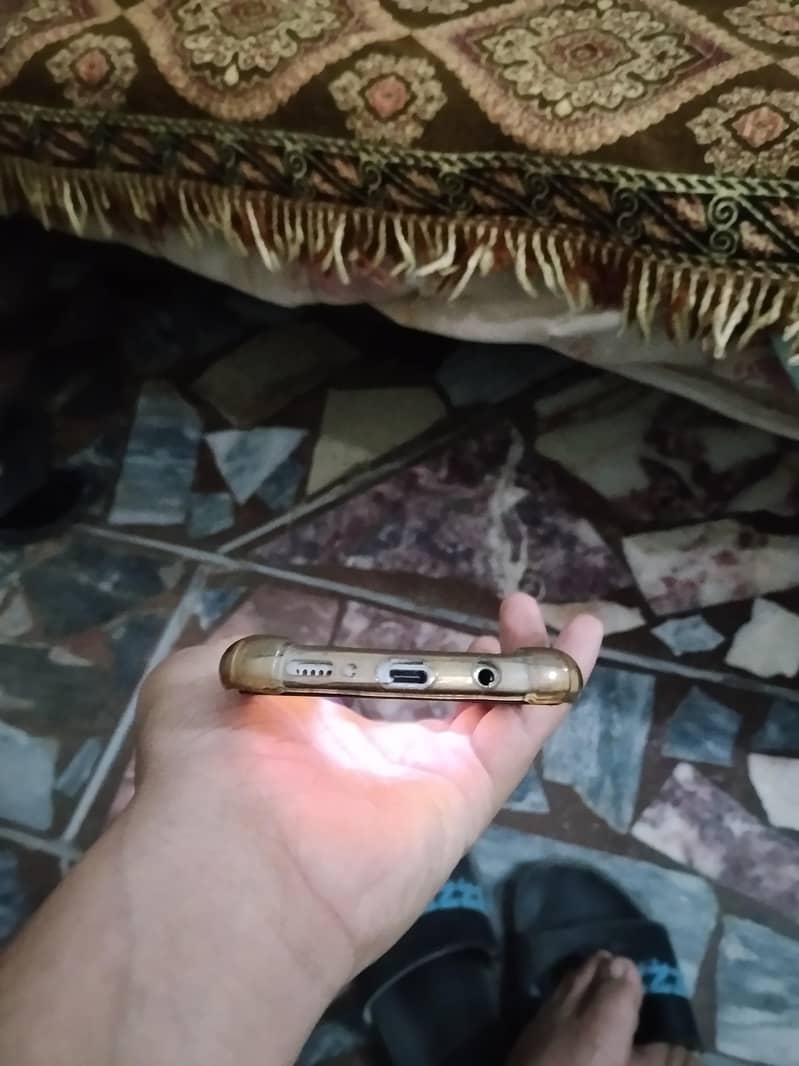 Samsung Mobile A71 1