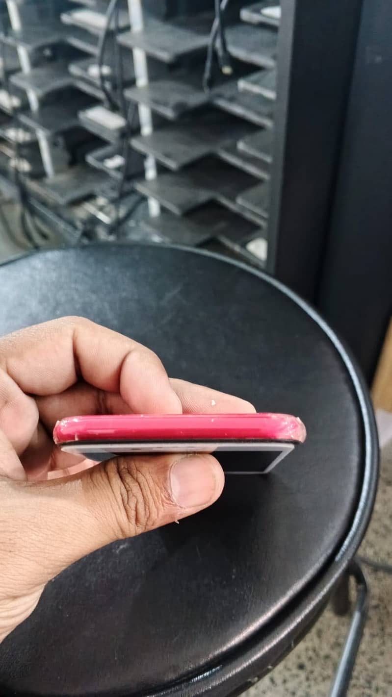 Apple iPhone SE 2nd gen 3