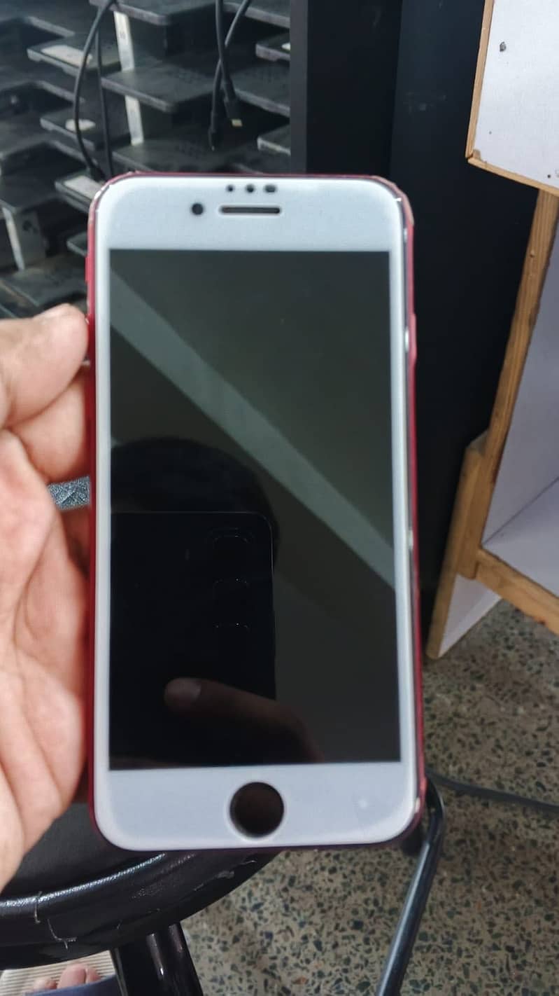 Apple iPhone SE 2nd gen 4