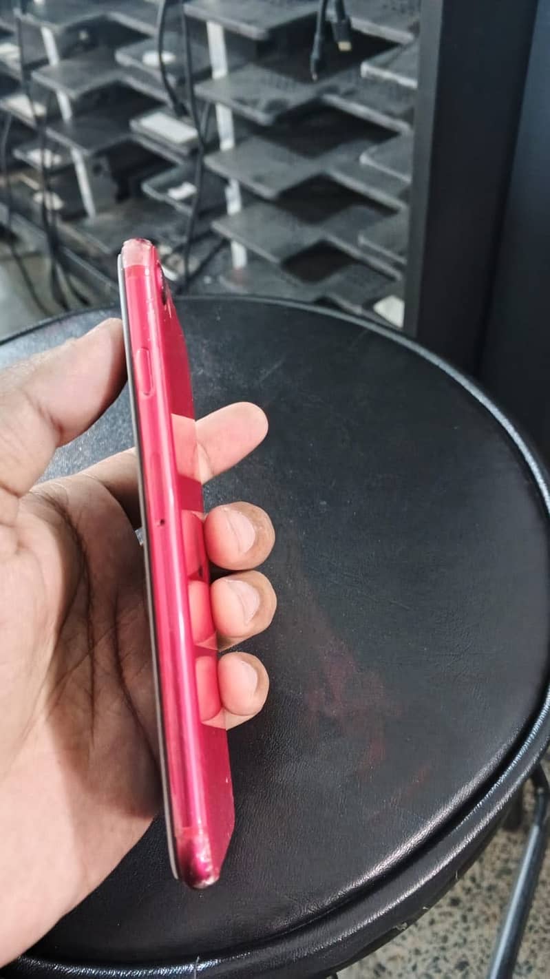 Apple iPhone SE 2nd gen 5