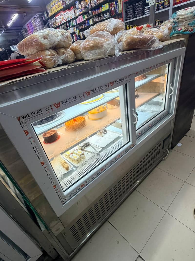 shop display freezer 2