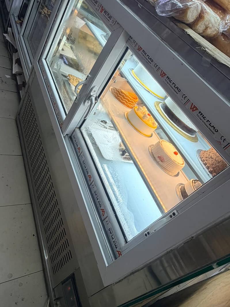 shop display freezer 3