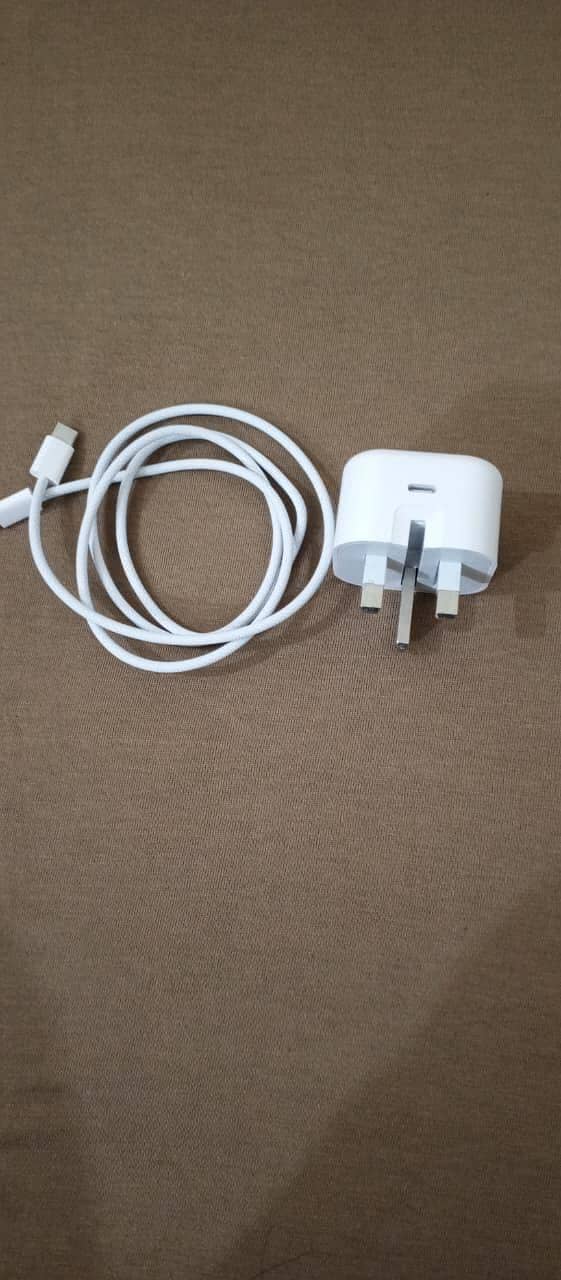 Apple iPhone 15 Complete Box 2