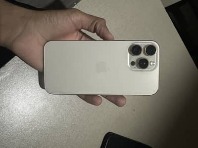 Apple iPhone 16 Pro Max