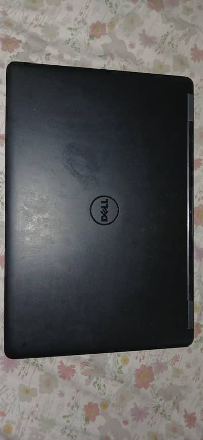 Latitude E5550