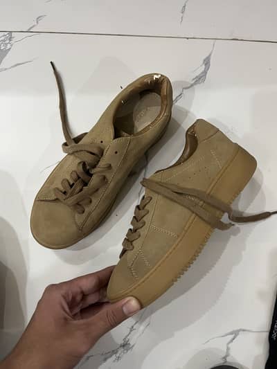 Sneaker for Sale