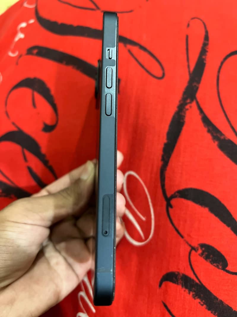 Apple iPhone 13 3