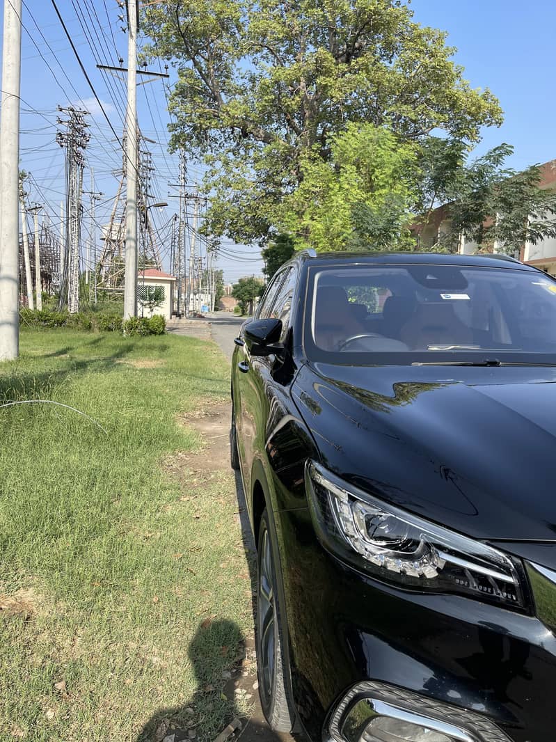 MG HS 2022 3