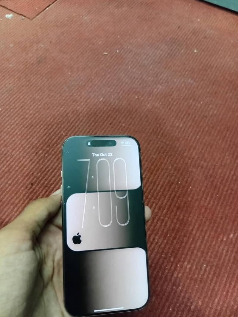 Apple iPhone 16 Pro 3