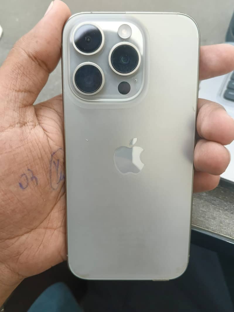 Apple iPhone 15 Pro 0