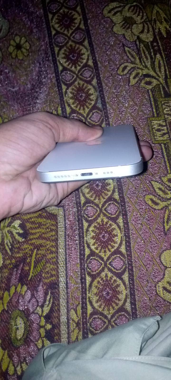 Apple iPhone 12 4