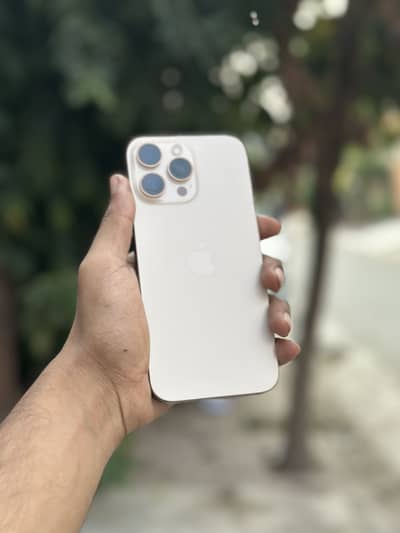 Apple iPhone 16 Pro Max