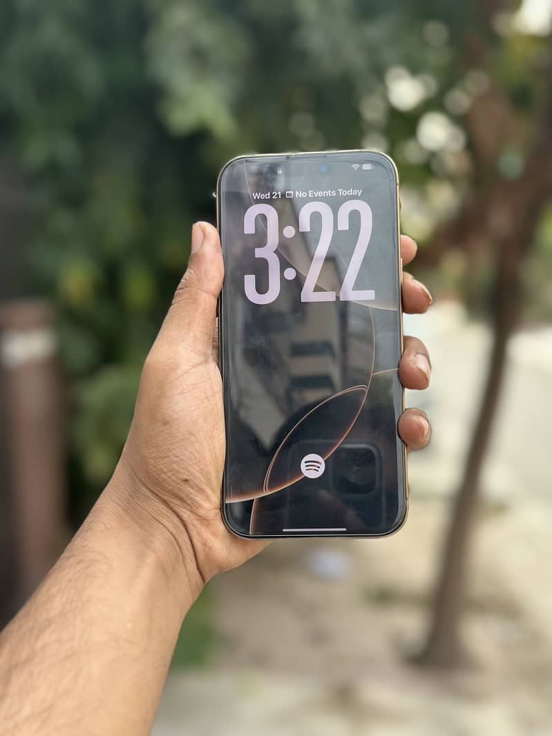 Apple iPhone 16 Pro Max 5