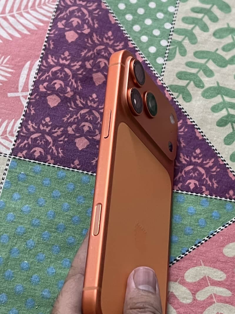 Apple iPhone 17 Pro Max 1