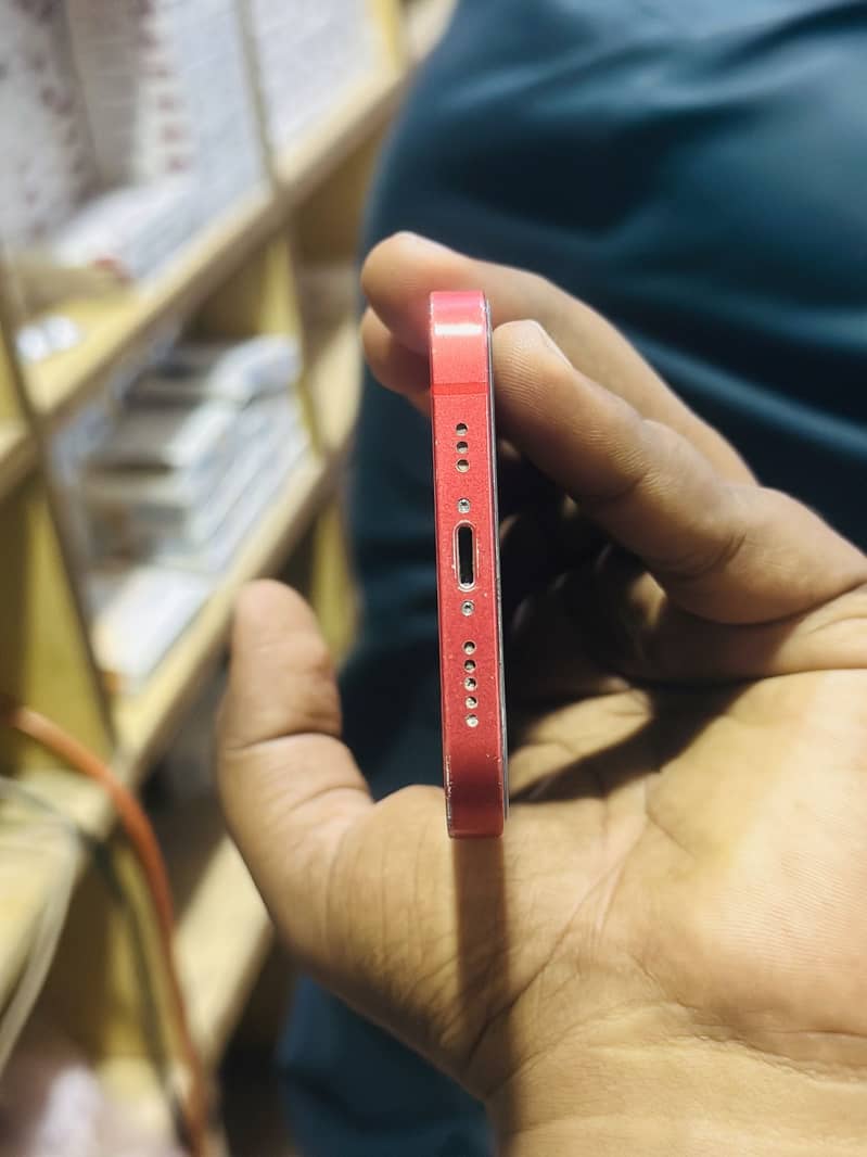 Apple iPhone 12 6
