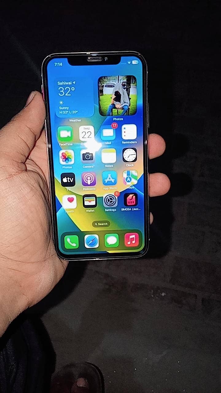 Apple iPhone X 5