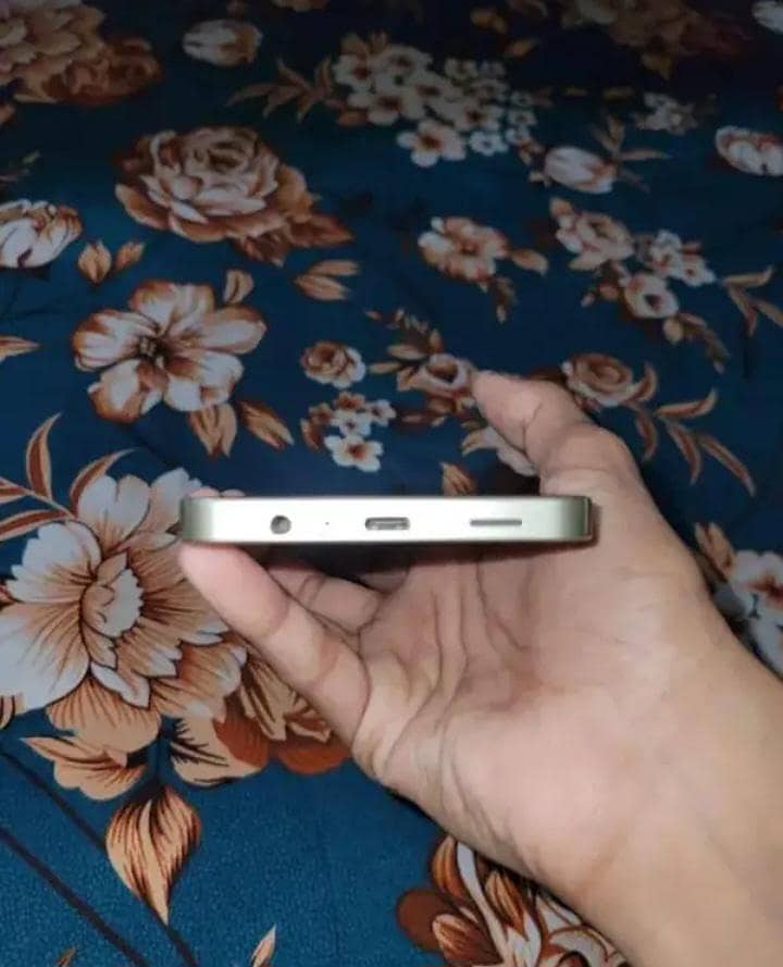 Samsung Mobile A06 4