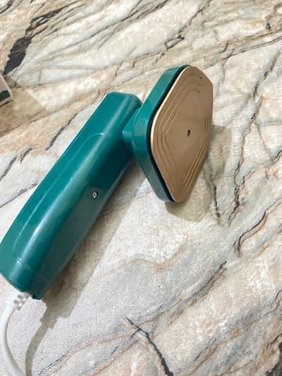 Mini Portable Steam Iron – Fast Heating Travel Iron for Clothes
