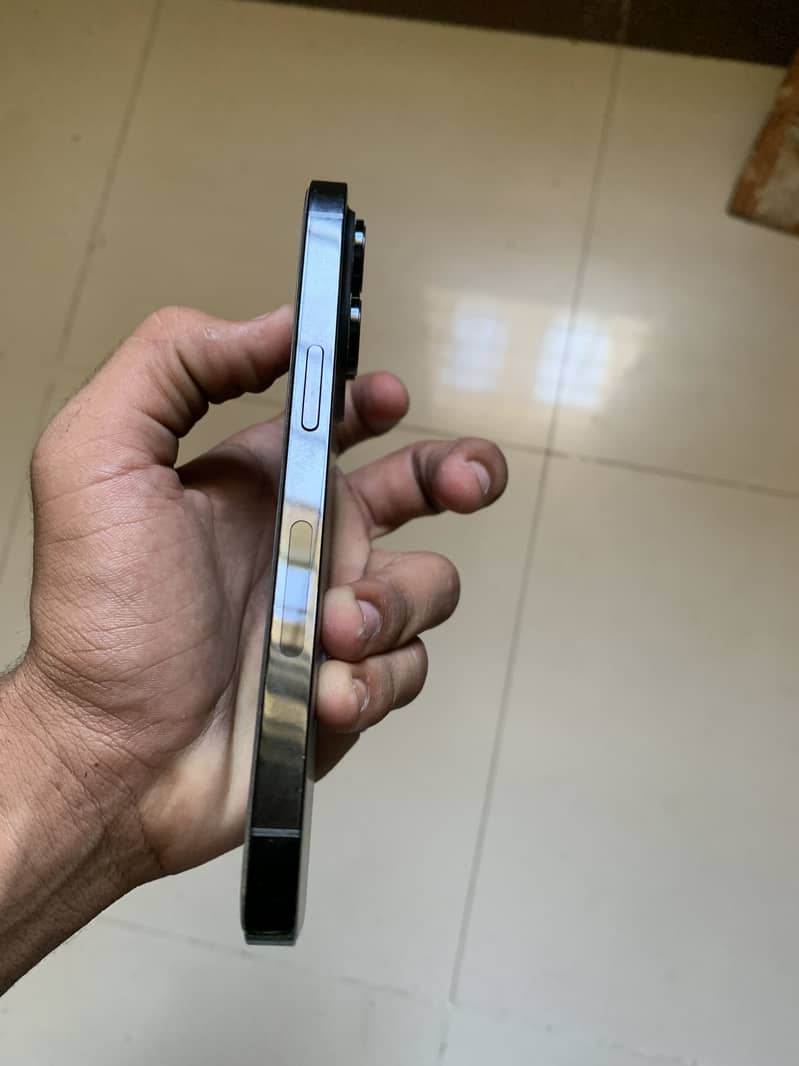 Apple iPhone 14 Pro 4