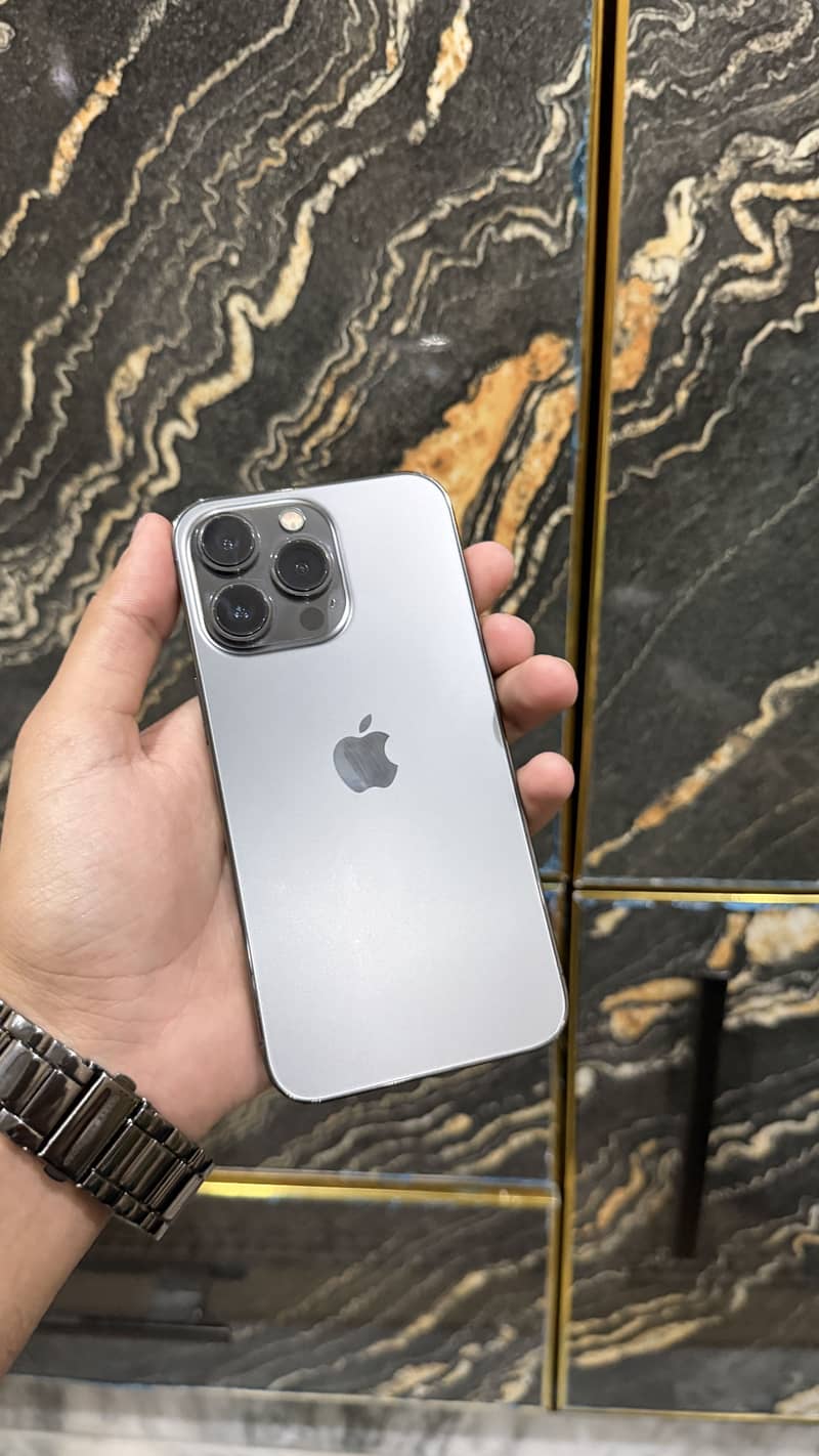 Apple iPhone 13 Pro 2