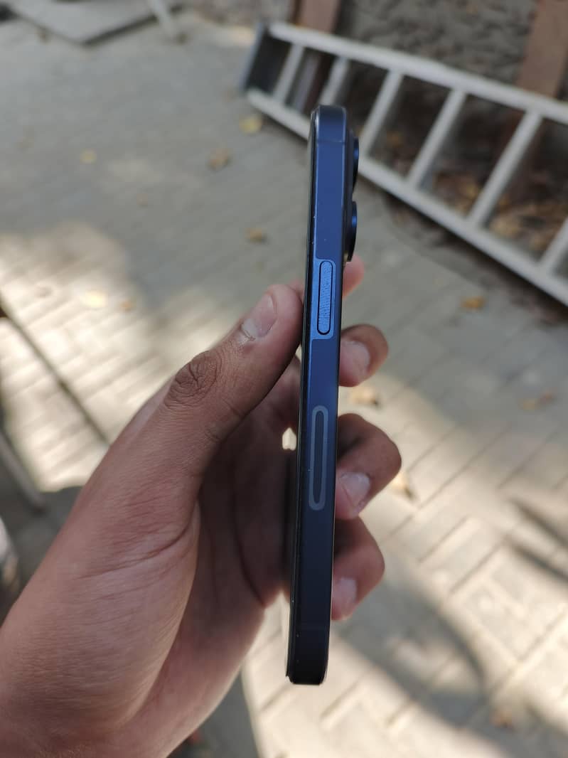 Apple iPhone 15 Pro 1