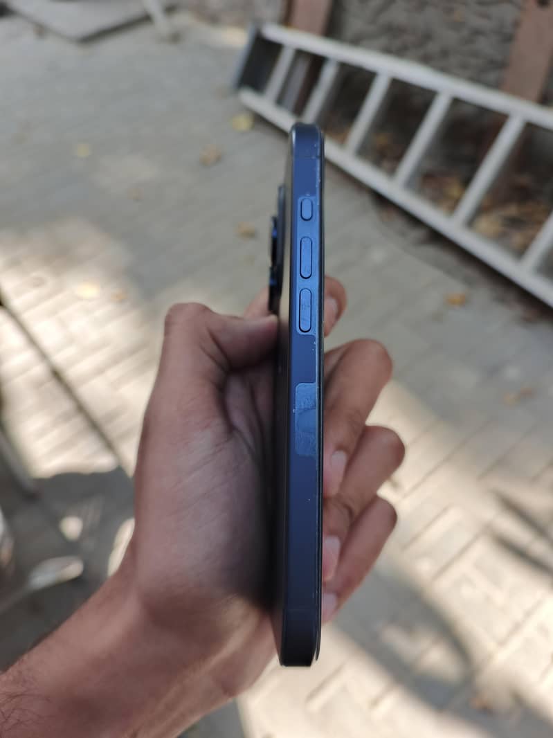 Apple iPhone 15 Pro 2