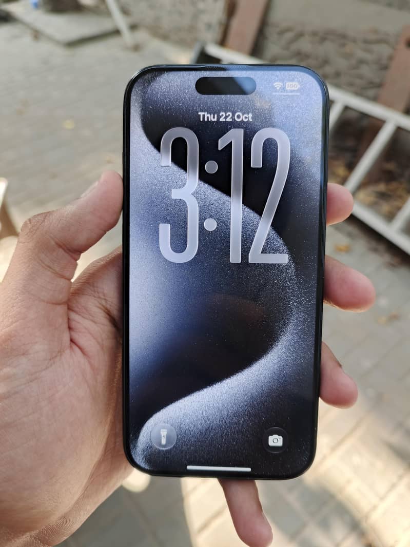 Apple iPhone 15 Pro 4