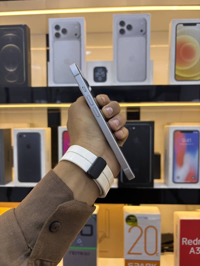 Apple iPhone 15 1