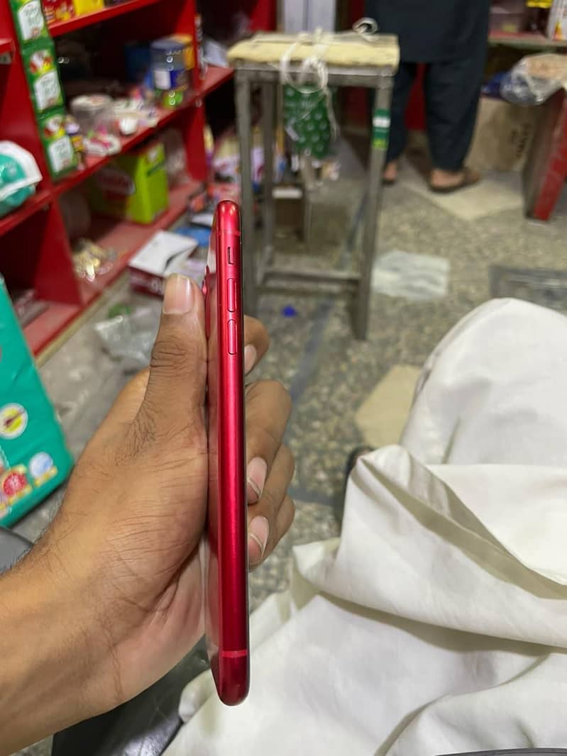 Apple iPhone 11 3