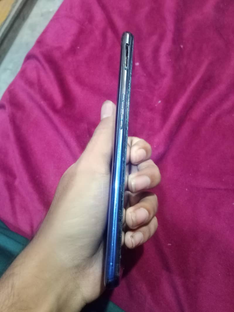 OPPO F19 10