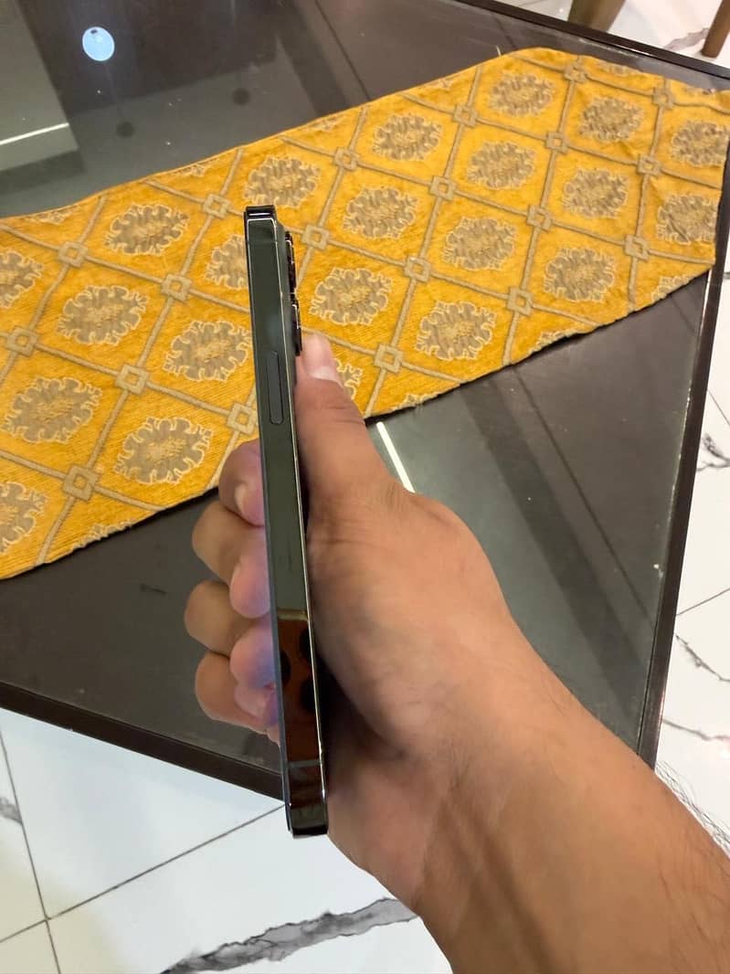 Apple iPhone 13 Pro 3