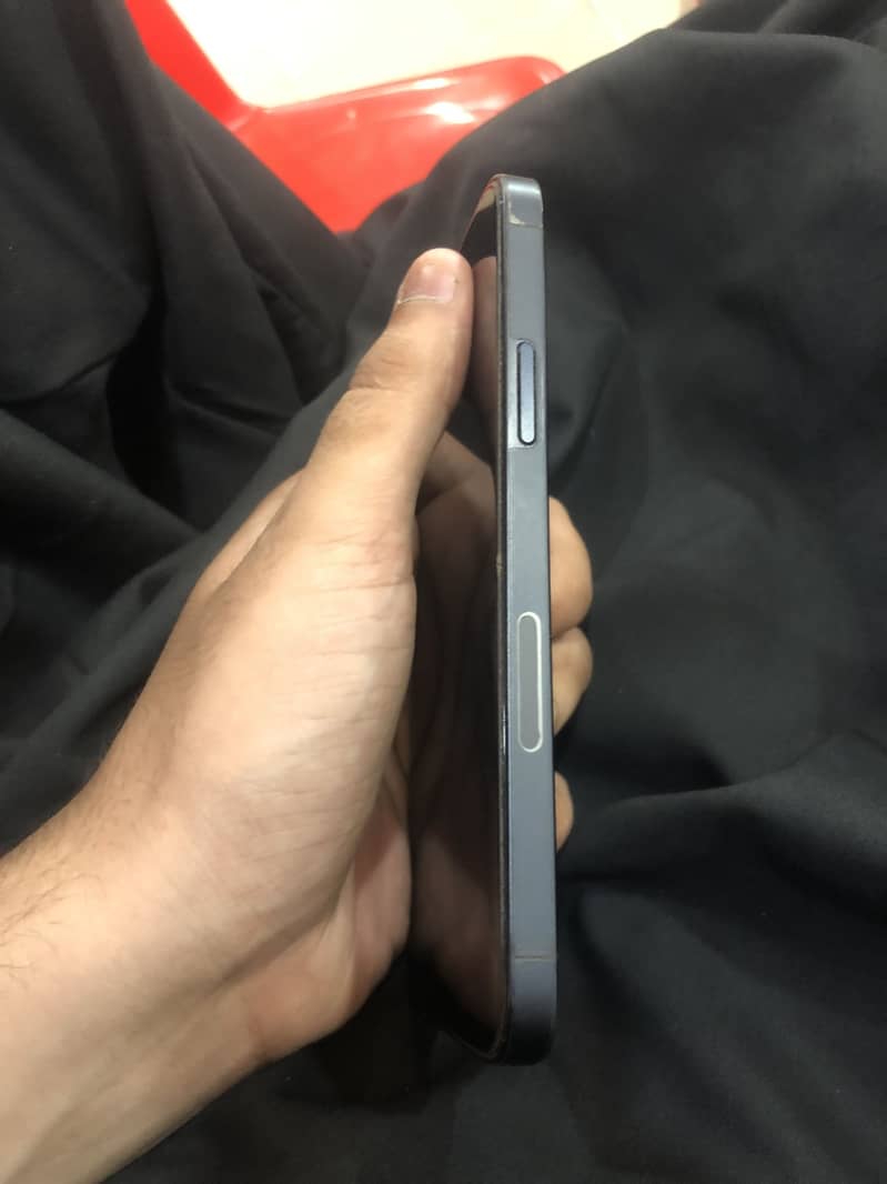 Apple iPhone 12 1