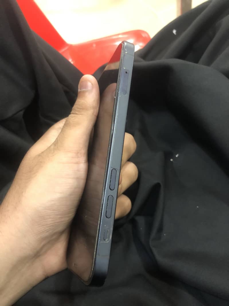 Apple iPhone 12 3