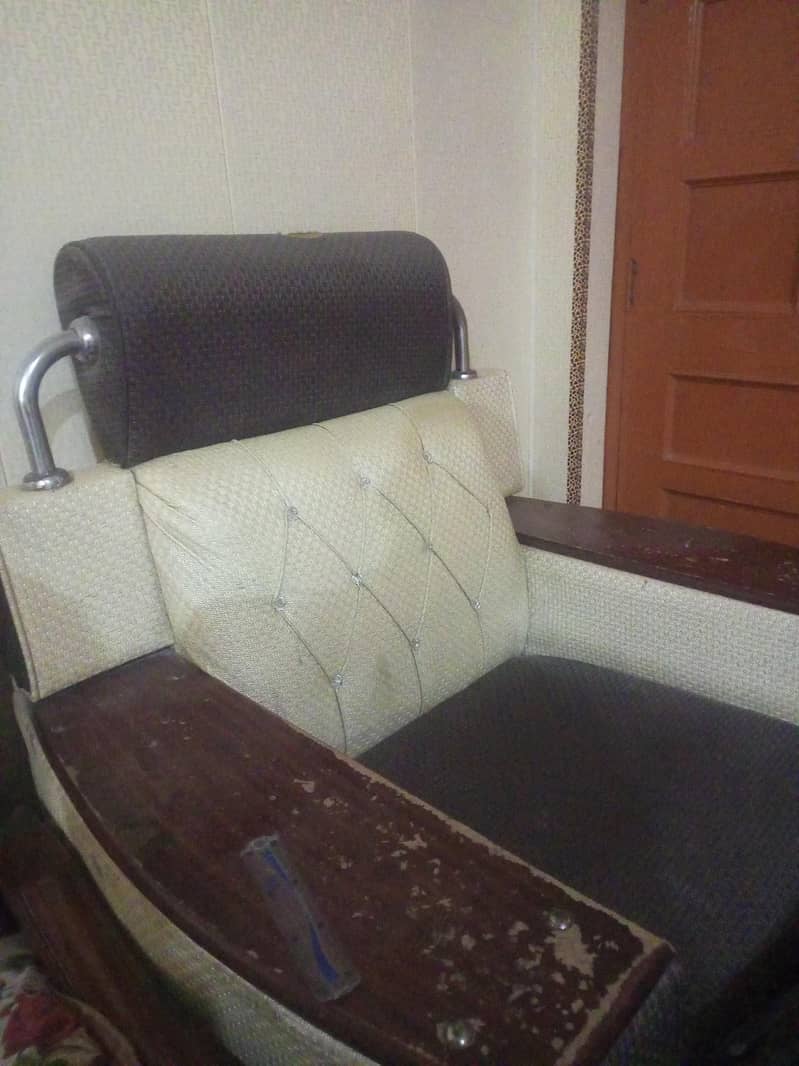 3 2 1 sofa set available 2