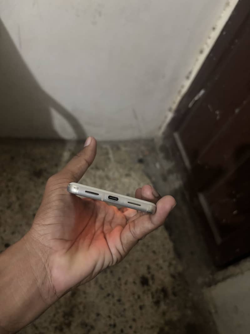 Google Pixel 8 Pro 4