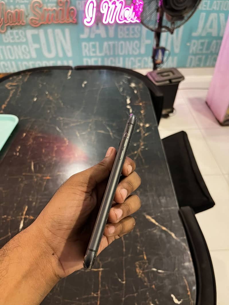 Apple iPhone 11 2